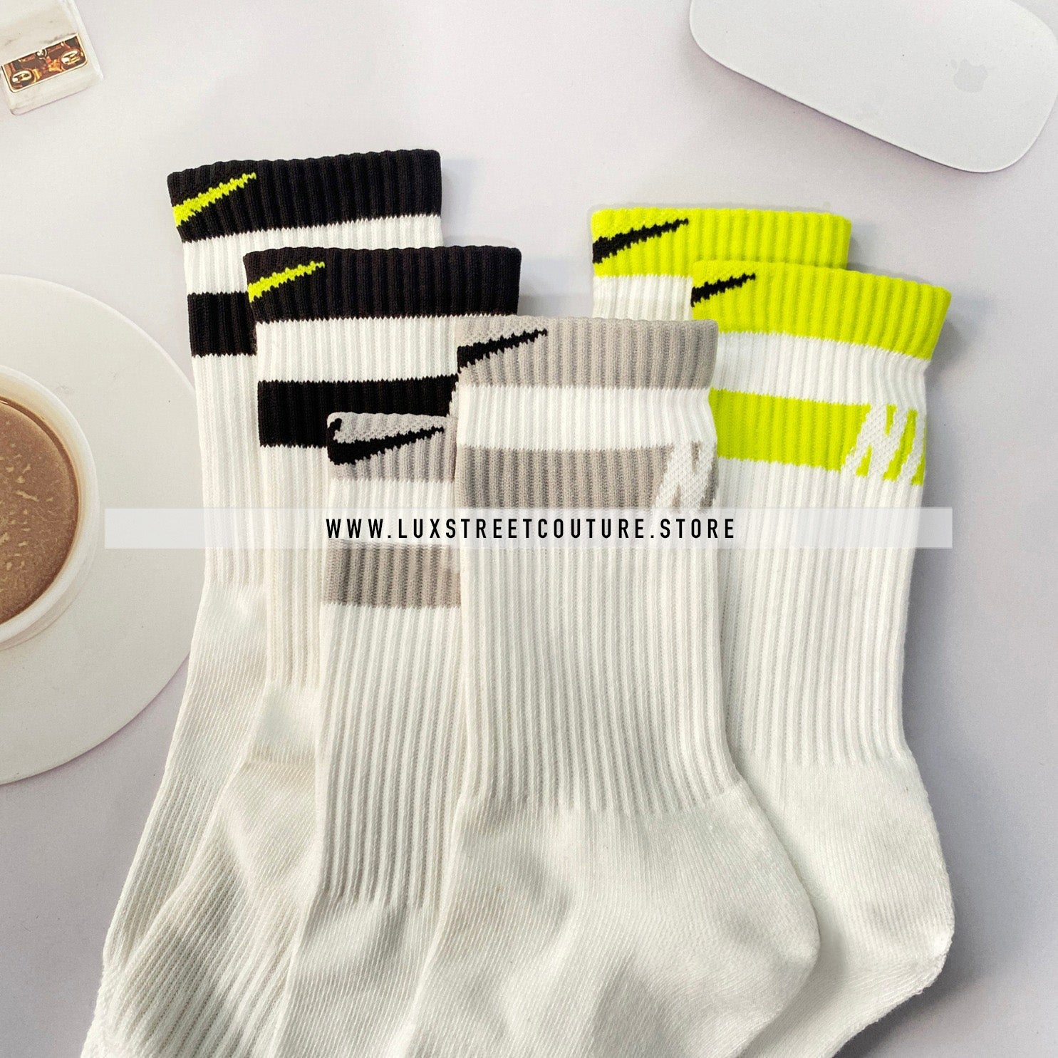 NlKE STRIPED CREW SOCKS ( 3 PAIRS )