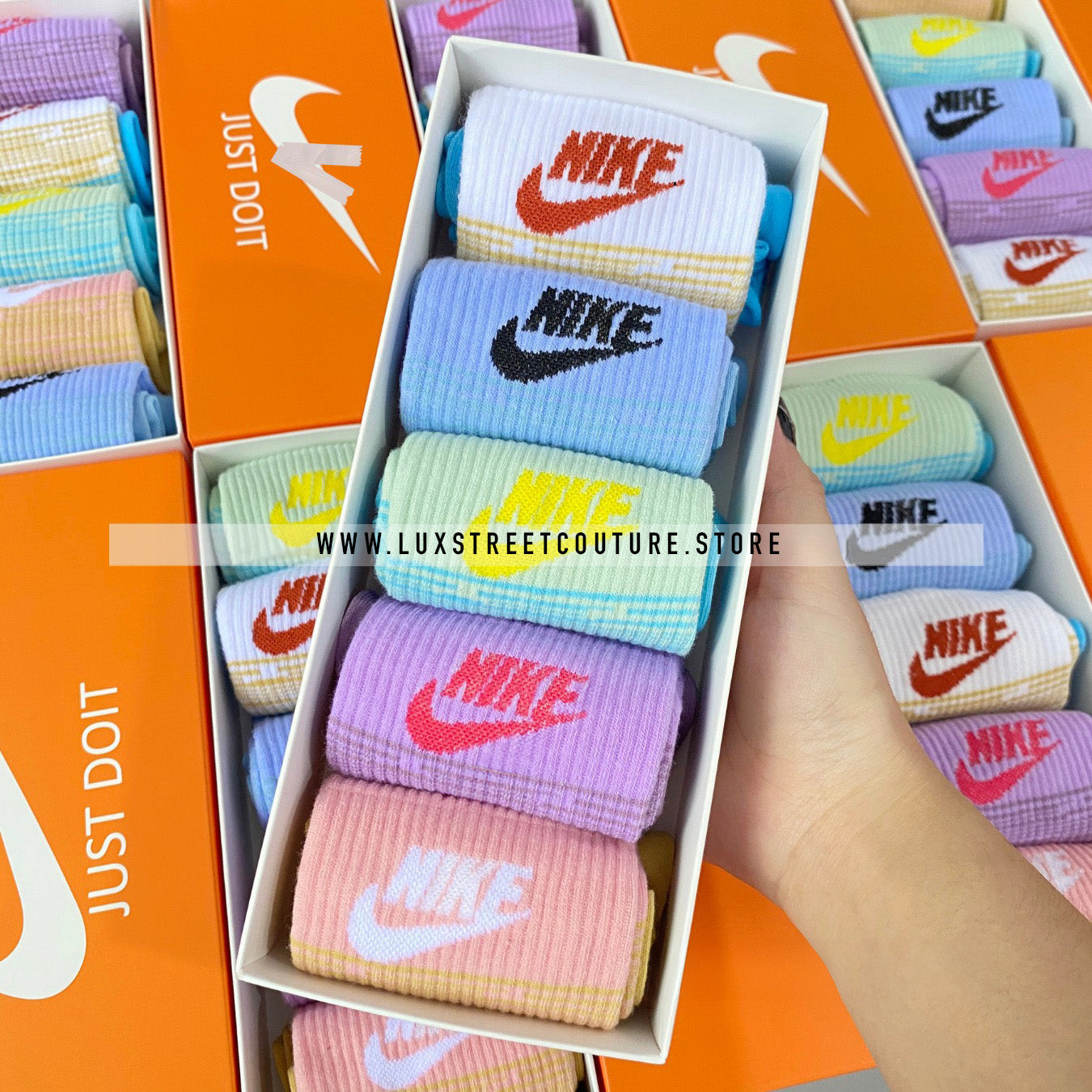 NlKE MULTICOLOR SOCKS ( 5 PAIRS )