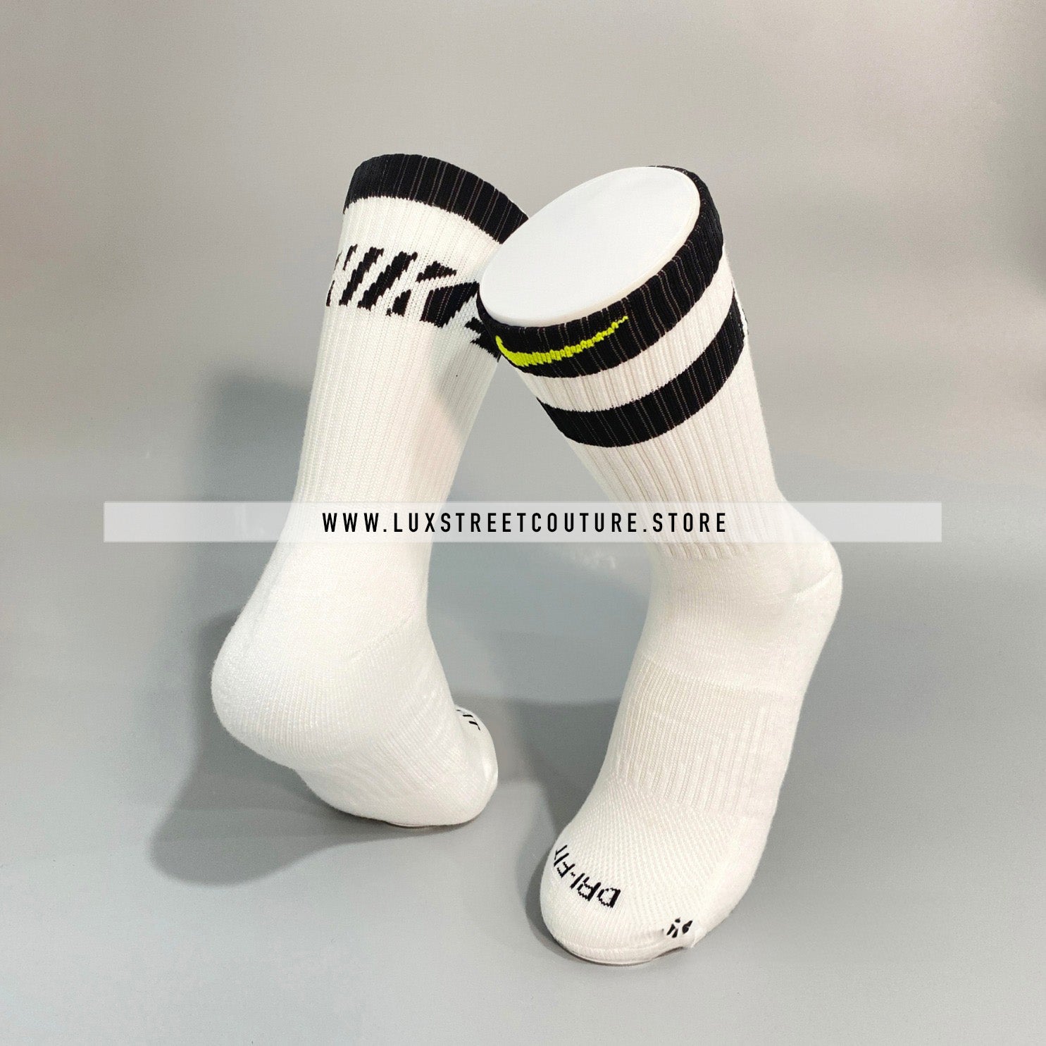 NlKE STRIPED CREW SOCKS ( 3 PAIRS )