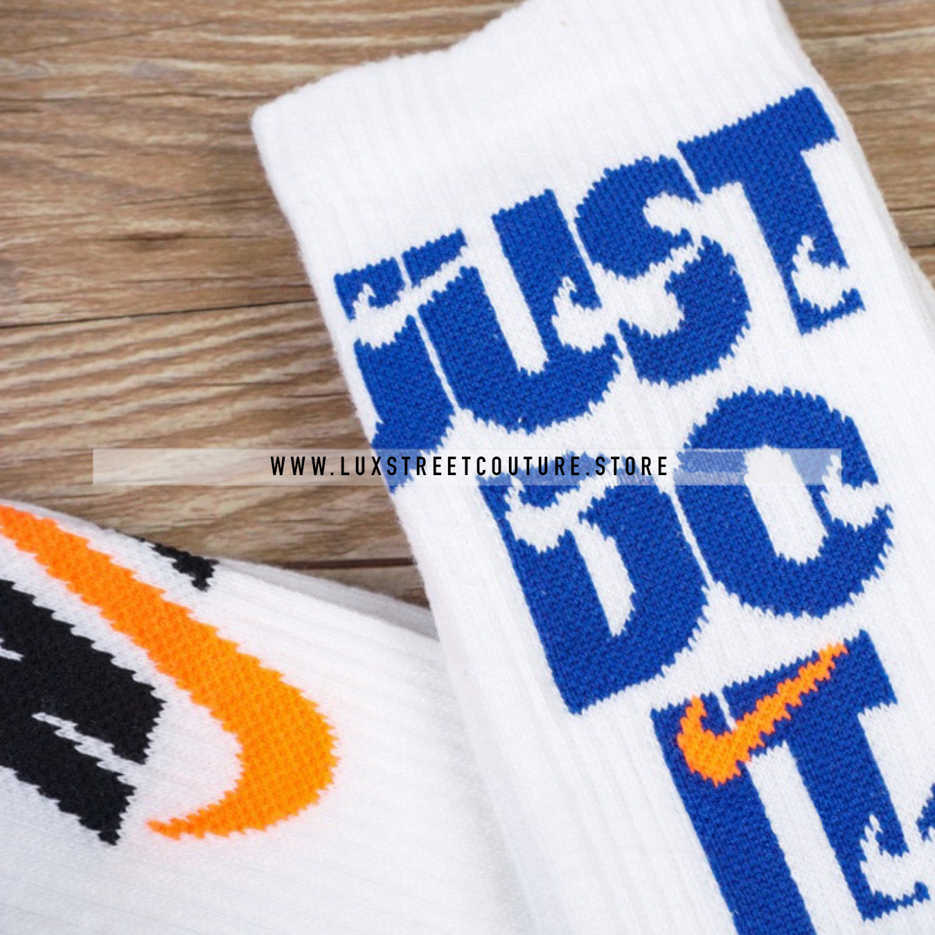NlKE WHITE SOCKS ( 3 PAIRS )